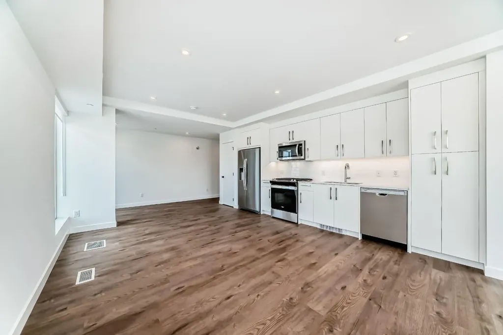 110 18a Street NW Calgary AB T2N 5G5