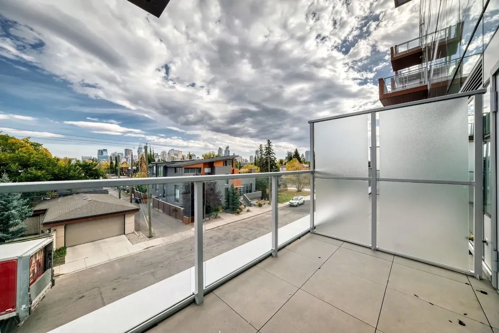 110 18a Street NW Calgary AB T2N 5G5