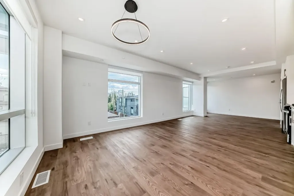 110 18a Street NW Calgary AB T2N 5G5