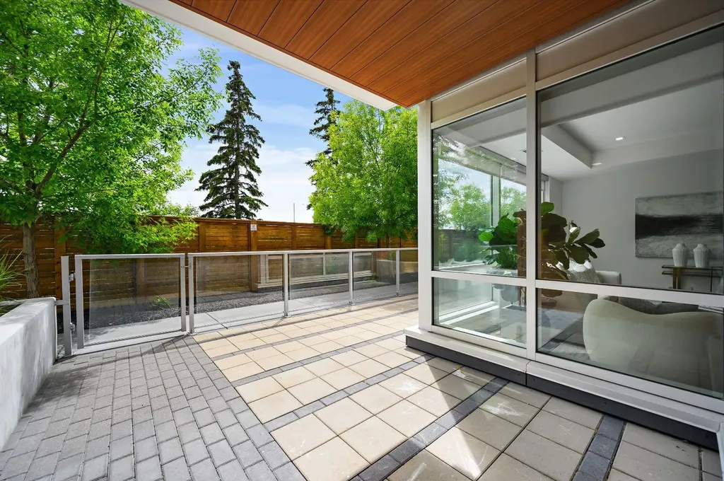 8505 Broadcast Avenue SW Calgary AB T3H 4C7