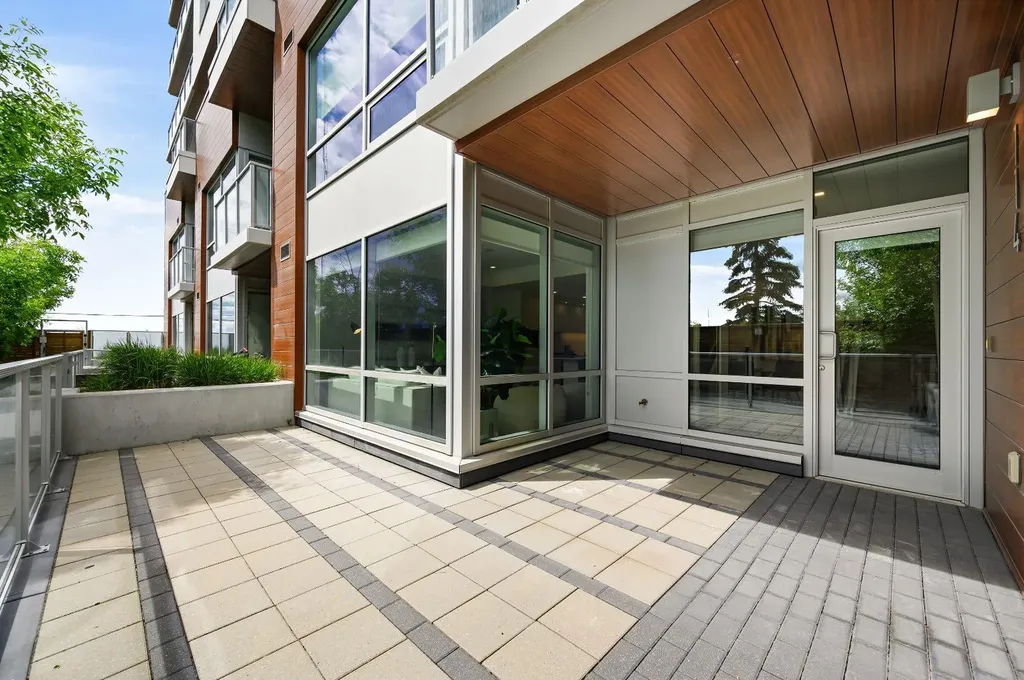 8505 Broadcast Avenue SW Calgary AB T3H 4C7
