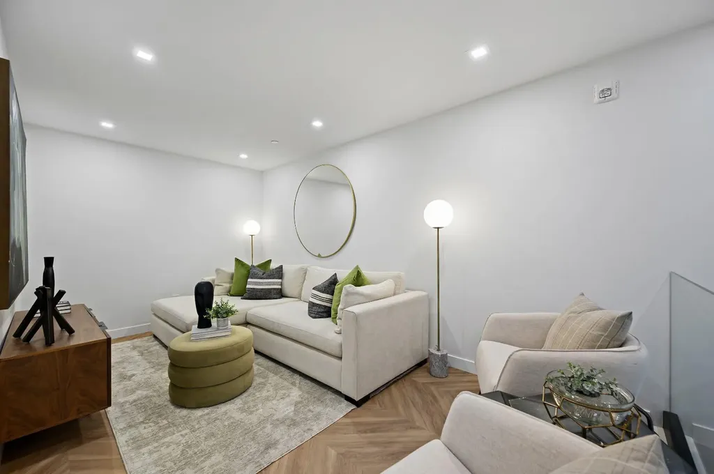 8505 Broadcast Avenue SW Calgary AB T3H 4C7