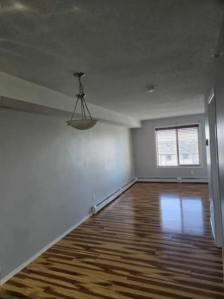 7210 80 Avenue NE Calgary AB T3J 0N7