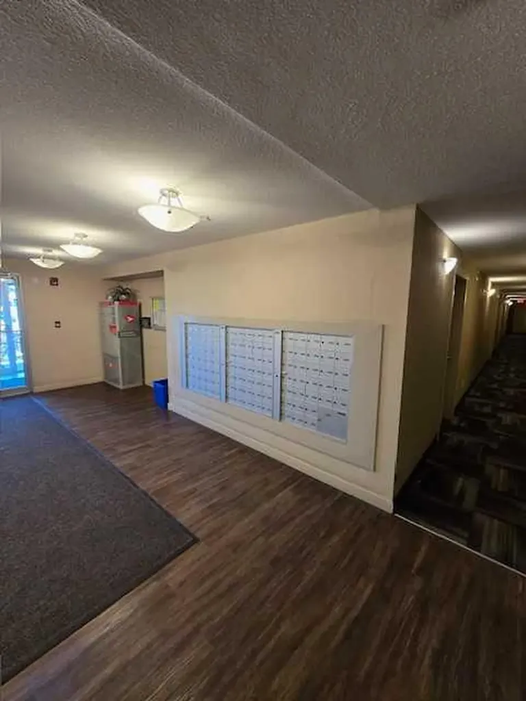 7210 80 Avenue NE Calgary AB T3J 0N7