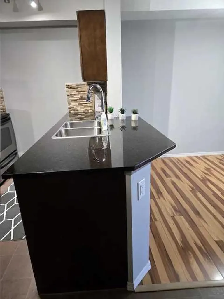 7210 80 Avenue NE Calgary AB T3J 0N7