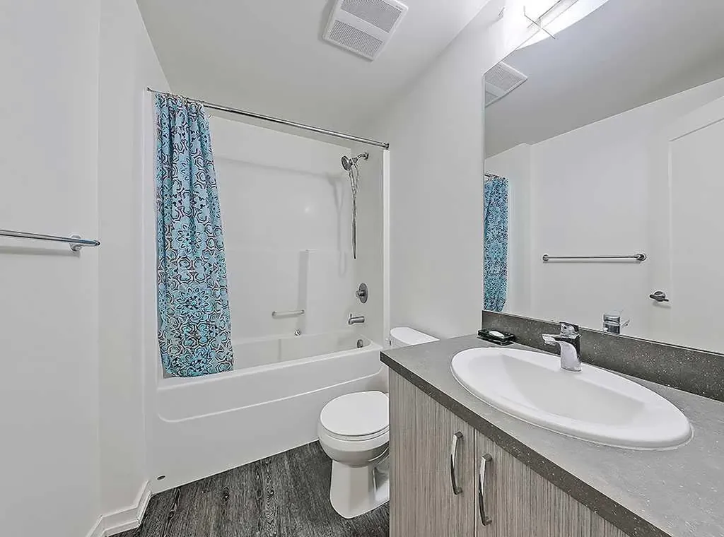 450 8 Avenue SE Calgary AB T2G 1T2