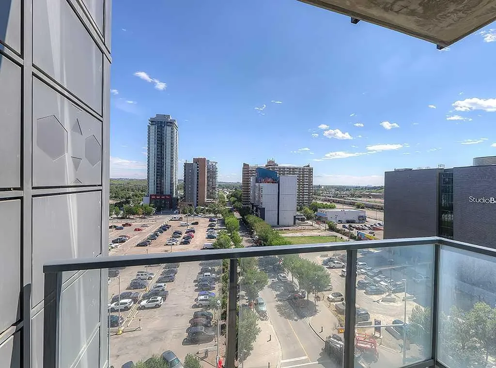 450 8 Avenue SE Calgary AB T2G 1T2