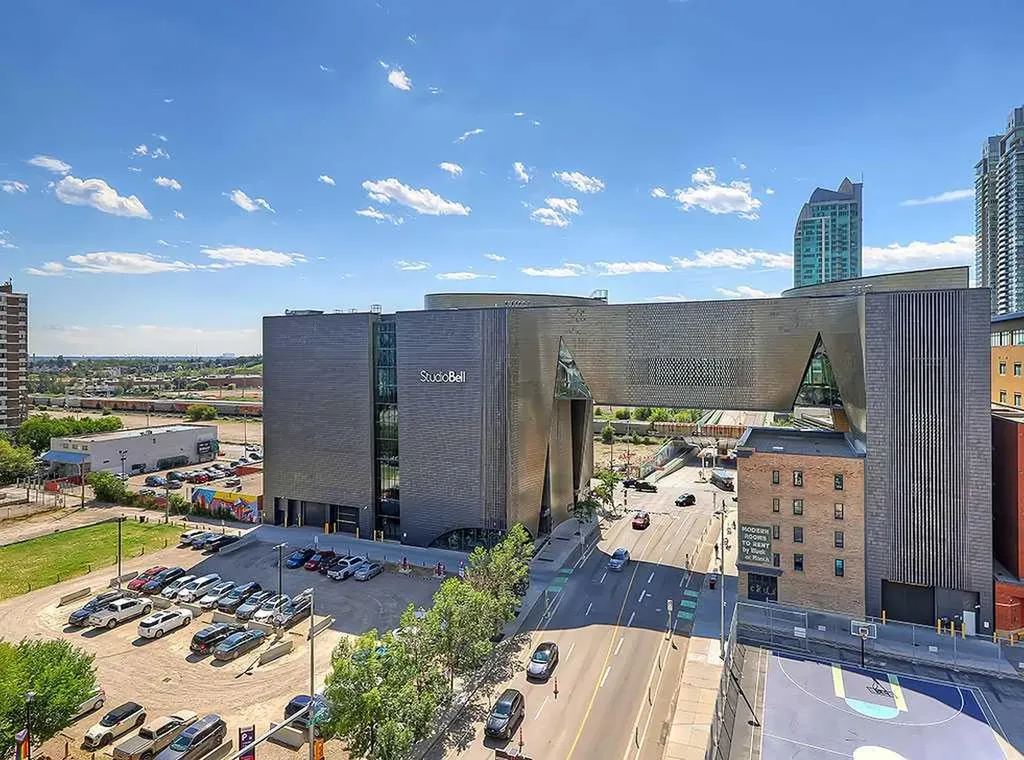450 8 Avenue SE Calgary AB T2G 1T2