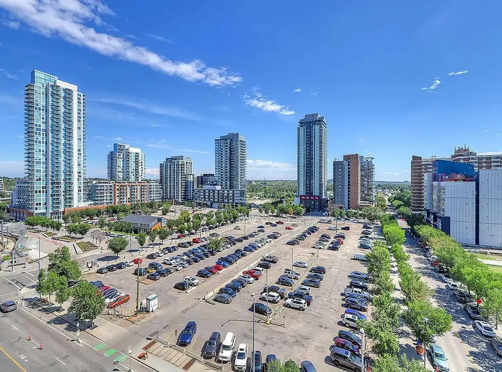 450 8 Avenue SE Calgary AB T2G 1T2