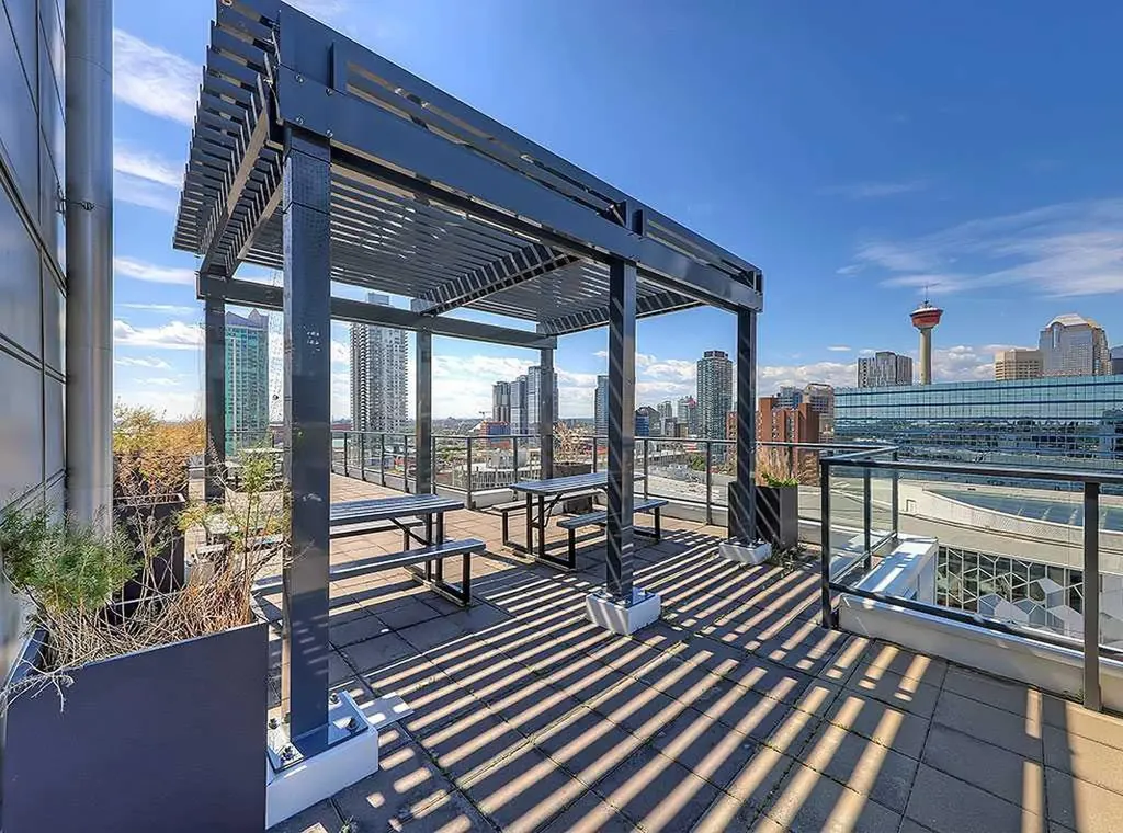 450 8 Avenue SE Calgary AB T2G 1T2