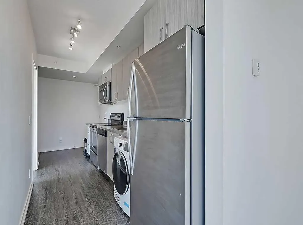 450 8 Avenue SE Calgary AB T2G 1T2