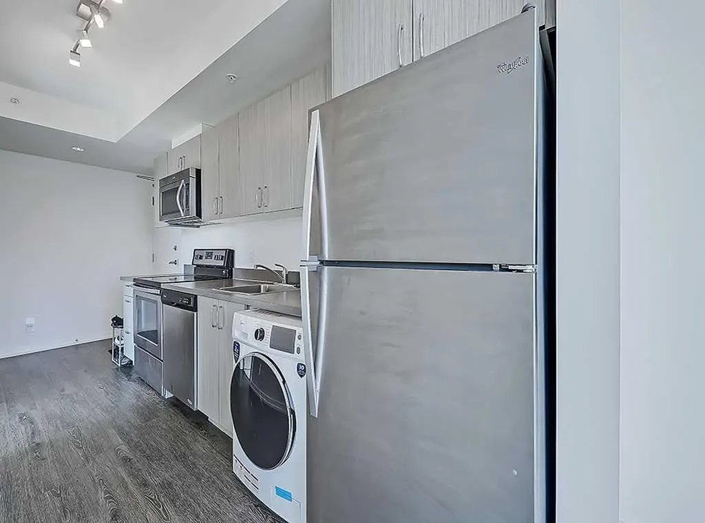 450 8 Avenue SE Calgary AB T2G 1T2