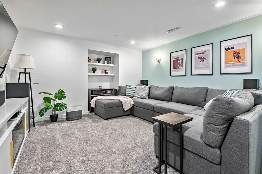 11835 Elbow Drive SW Calgary AB T2W 1H1