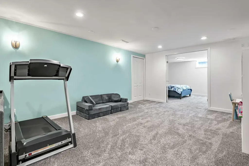 11835 Elbow Drive SW Calgary AB T2W 1H1