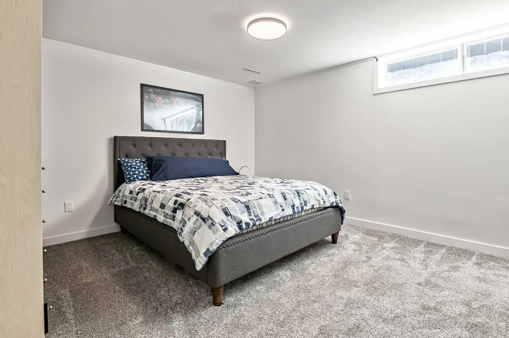 11835 Elbow Drive SW Calgary AB T2W 1H1