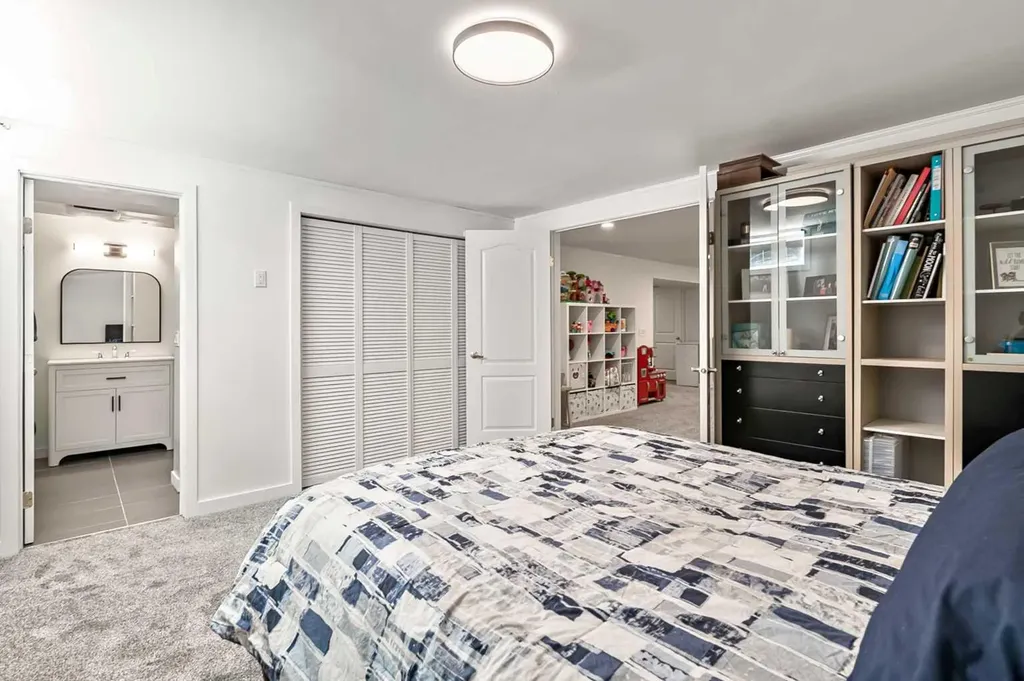 11835 Elbow Drive SW Calgary AB T2W 1H1