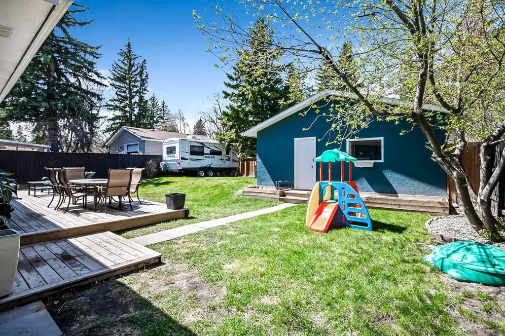 11835 Elbow Drive SW Calgary AB T2W 1H1
