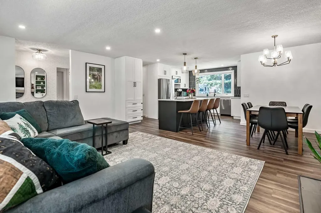 11835 Elbow Drive SW Calgary AB T2W 1H1