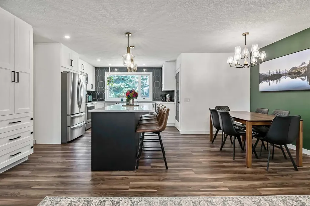 11835 Elbow Drive SW Calgary AB T2W 1H1