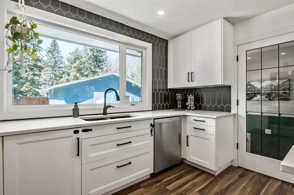 11835 Elbow Drive SW Calgary AB T2W 1H1