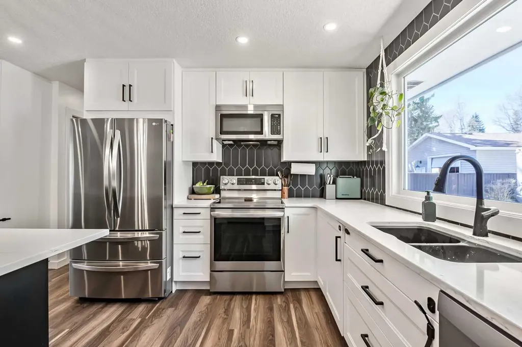 11835 Elbow Drive SW Calgary AB T2W 1H1