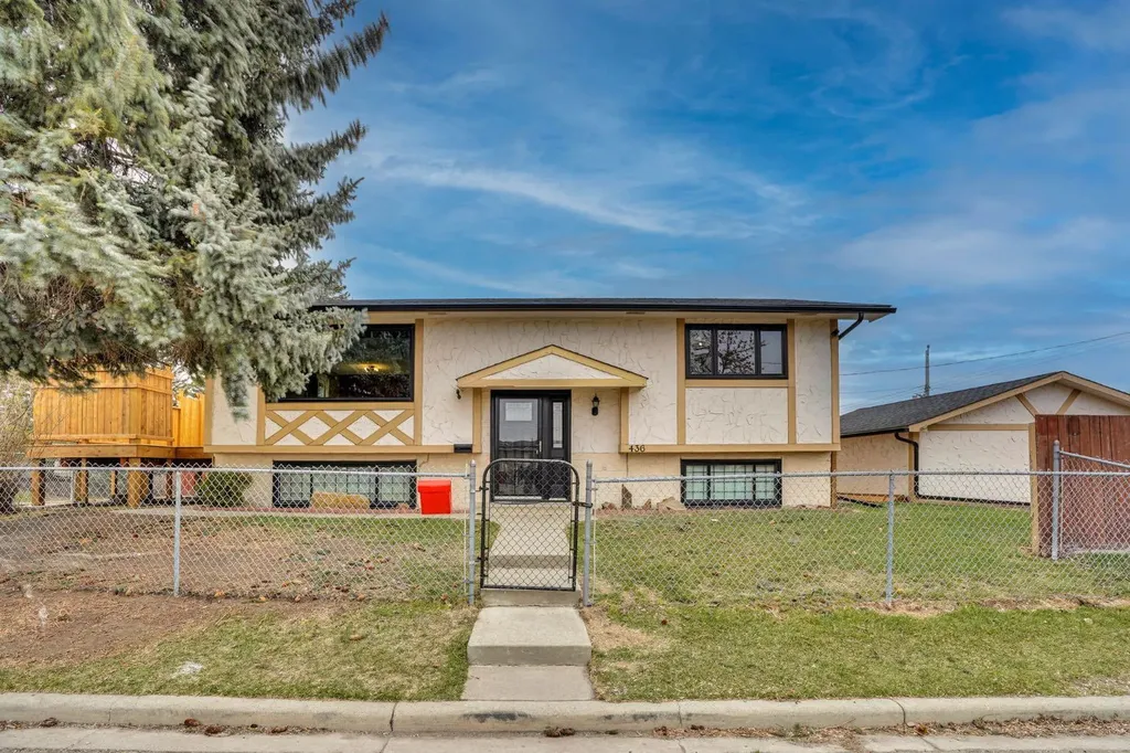 436 Huntley Way NE Calgary AB T2K 4Z8