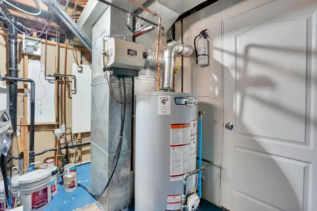 436 Huntley Way NE Calgary AB T2K 4Z8