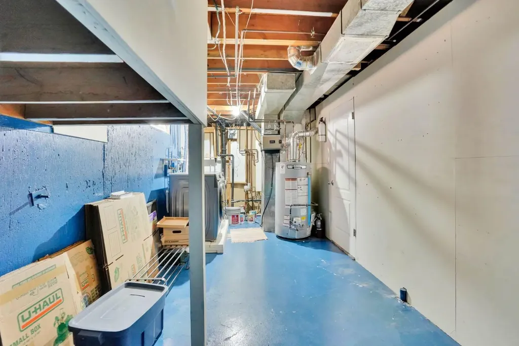 436 Huntley Way NE Calgary AB T2K 4Z8