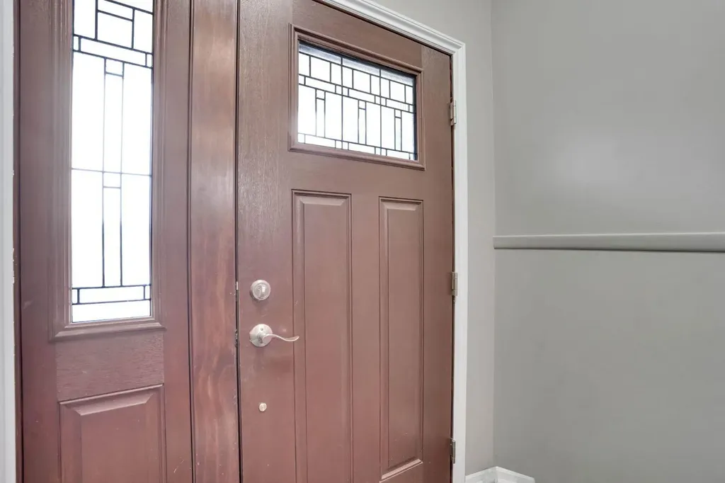 436 Huntley Way NE Calgary AB T2K 4Z8