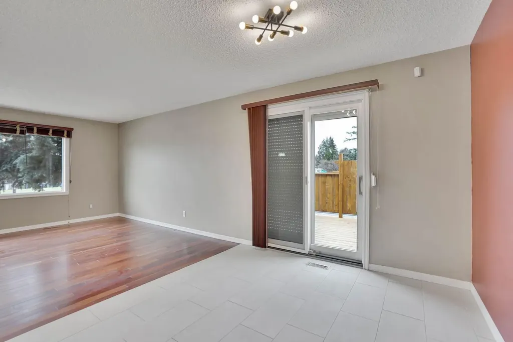 436 Huntley Way NE Calgary AB T2K 4Z8