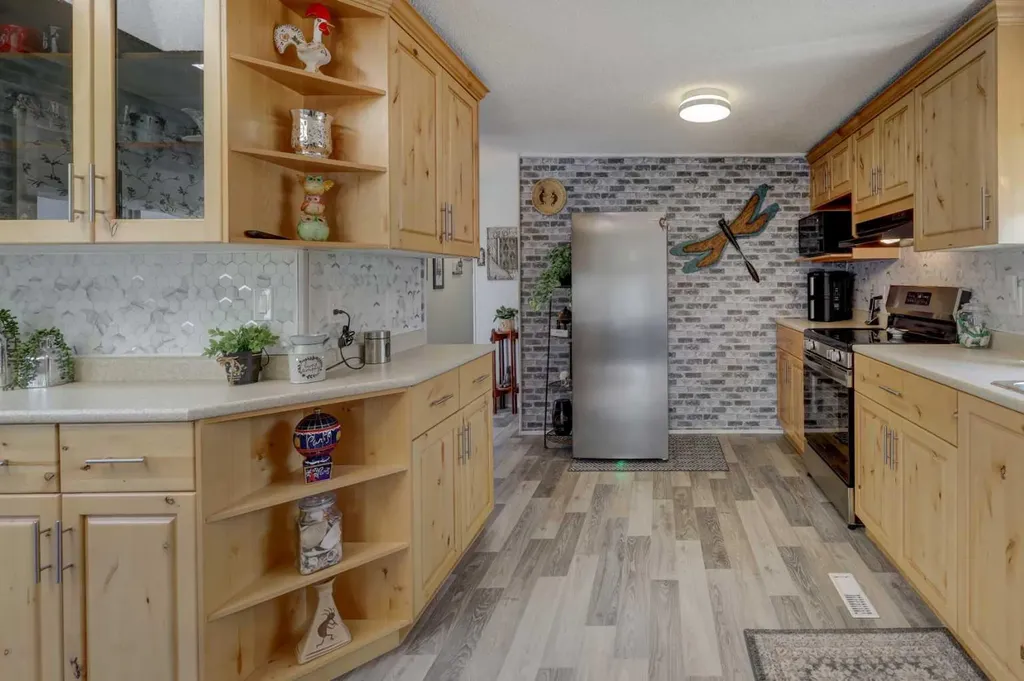 256 Burroughs Circle NE Calgary AB T1Y 6K3