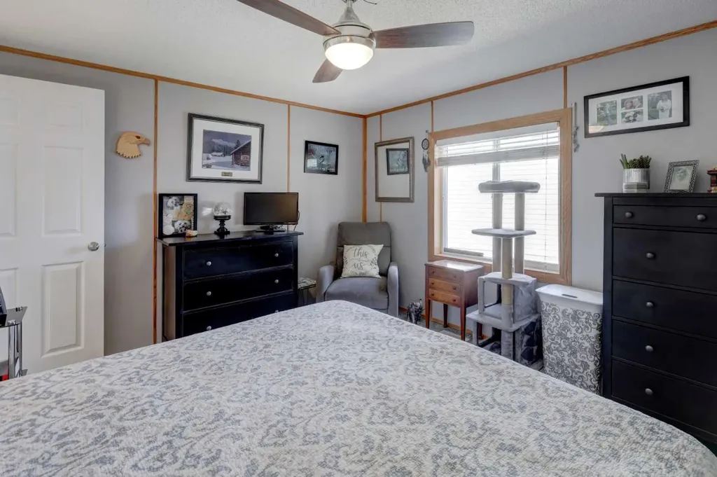 256 Burroughs Circle NE Calgary AB T1Y 6K3
