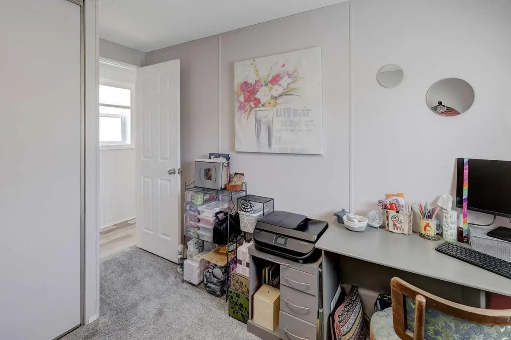 256 Burroughs Circle NE Calgary AB T1Y 6K3