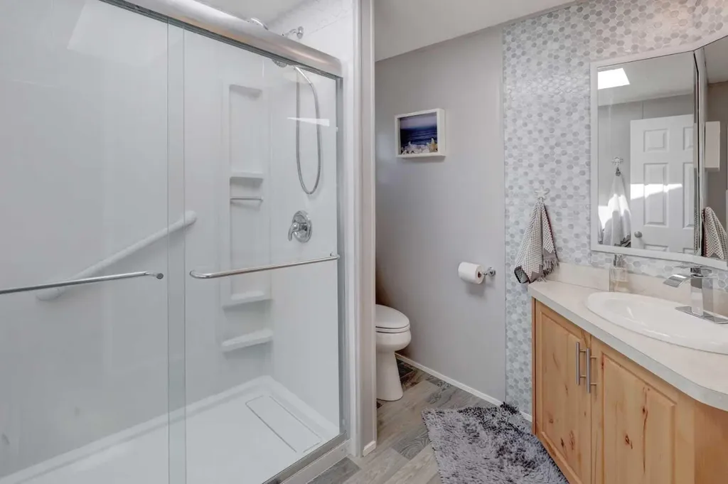 256 Burroughs Circle NE Calgary AB T1Y 6K3