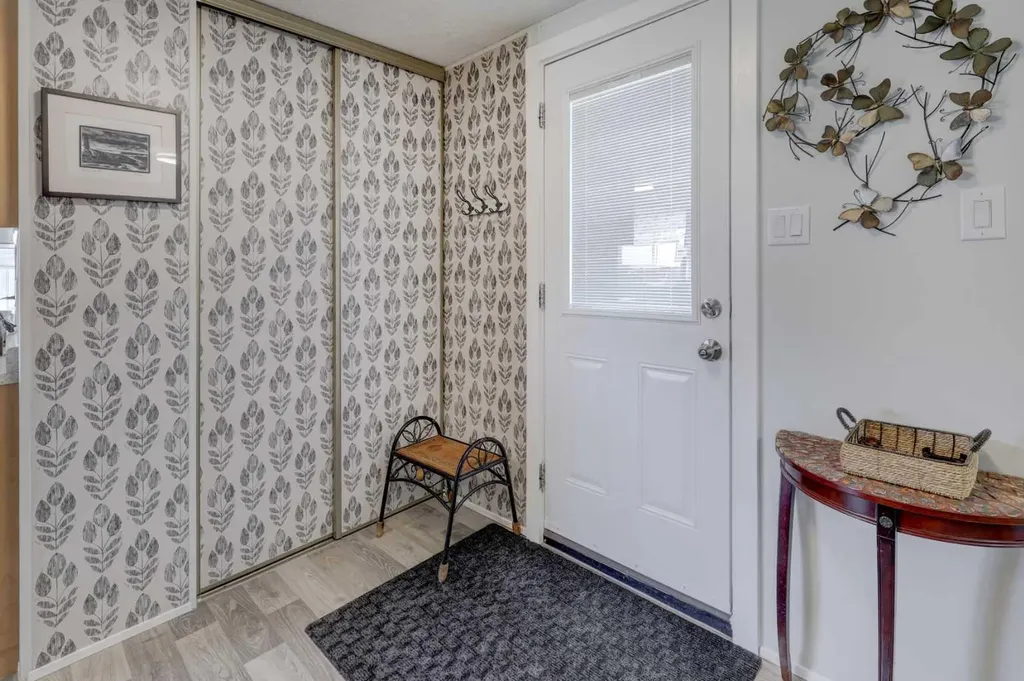 256 Burroughs Circle NE Calgary AB T1Y 6K3