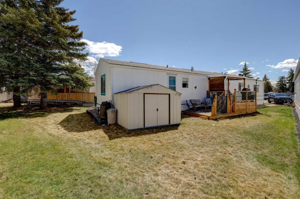 256 Burroughs Circle NE Calgary AB T1Y 6K3