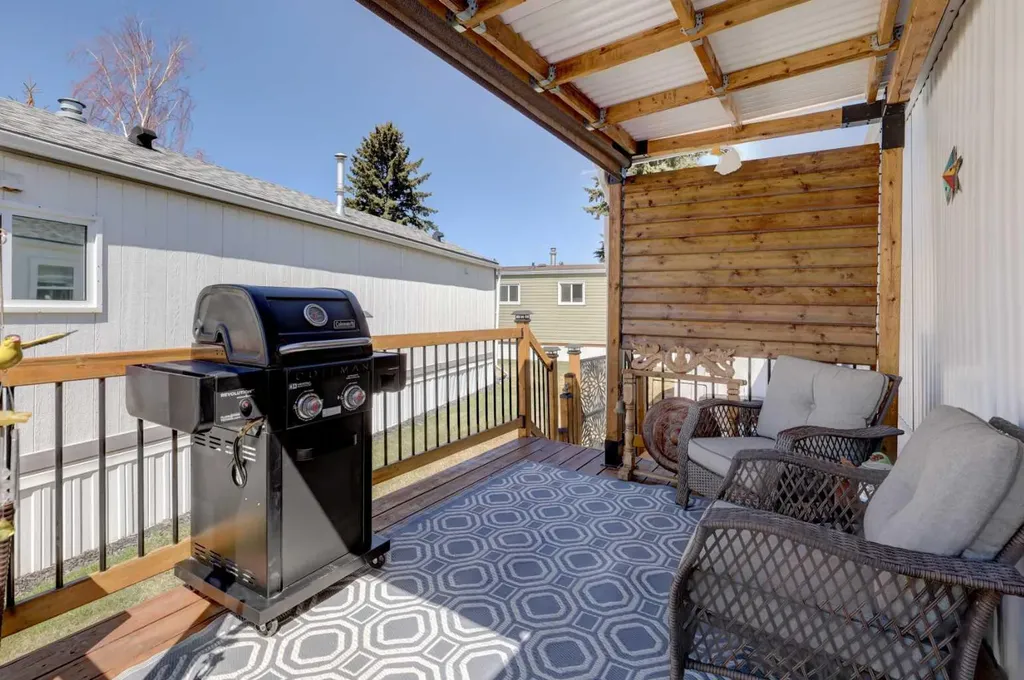 256 Burroughs Circle NE Calgary AB T1Y 6K3