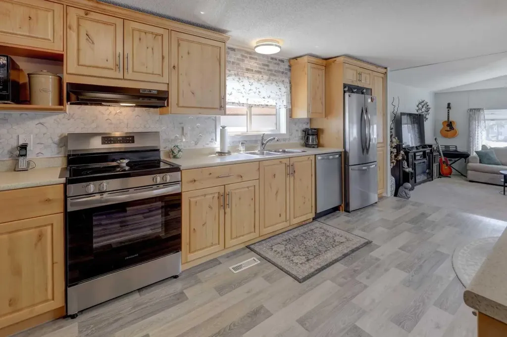 256 Burroughs Circle NE Calgary AB T1Y 6K3