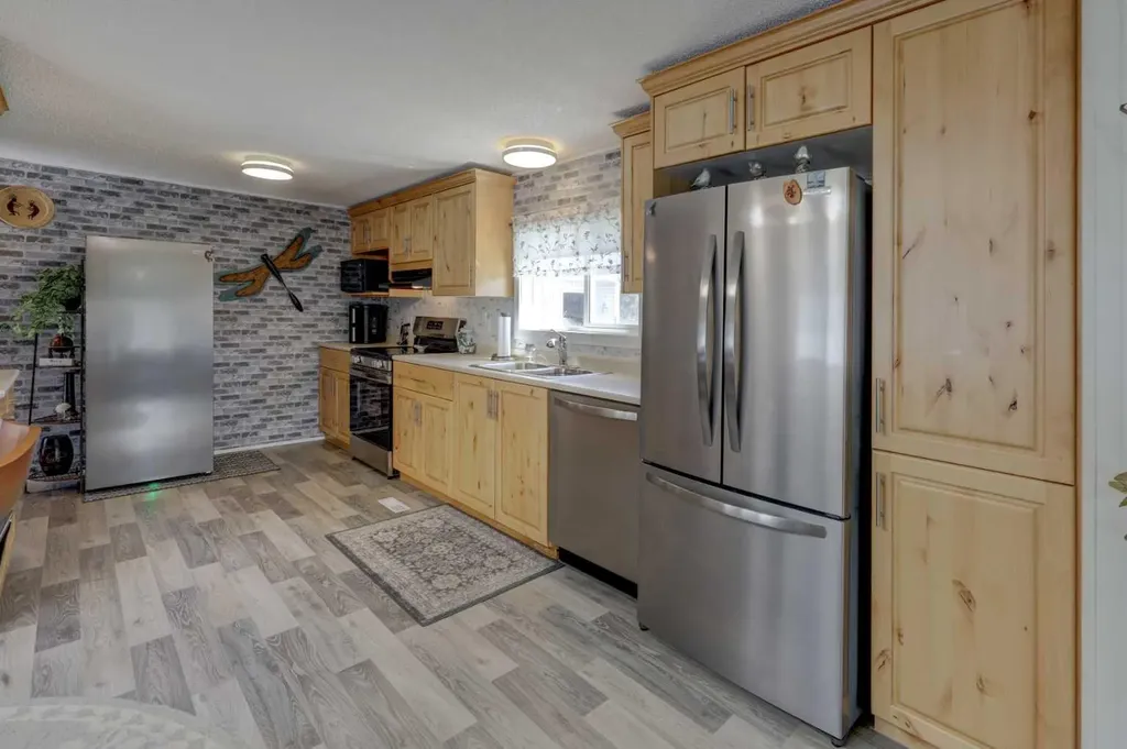 256 Burroughs Circle NE Calgary AB T1Y 6K3