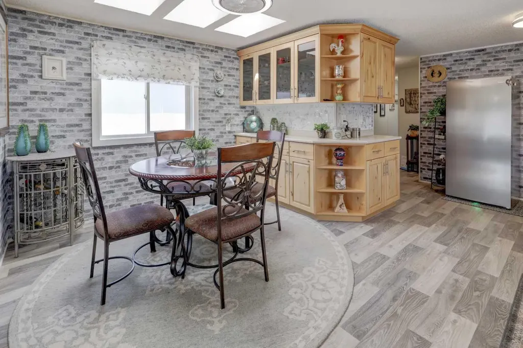 256 Burroughs Circle NE Calgary AB T1Y 6K3