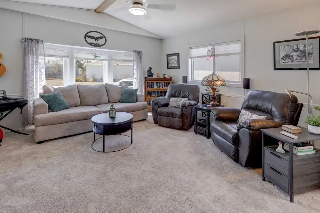 256 Burroughs Circle NE Calgary AB T1Y 6K3