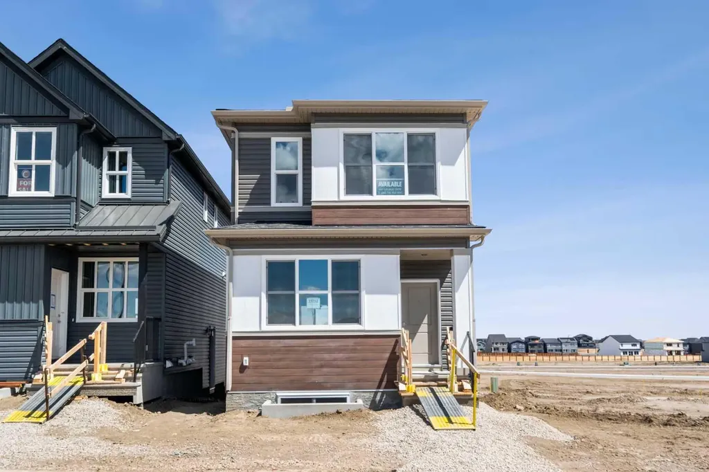 19712 40 Street SE Calgary AB T3M 4M3
