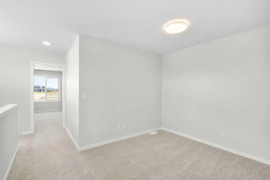 19712 40 Street SE Calgary AB T3M 4M3