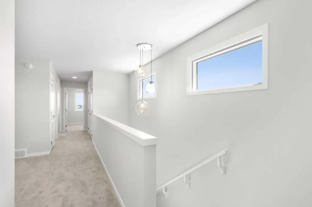19712 40 Street SE Calgary AB T3M 4M3