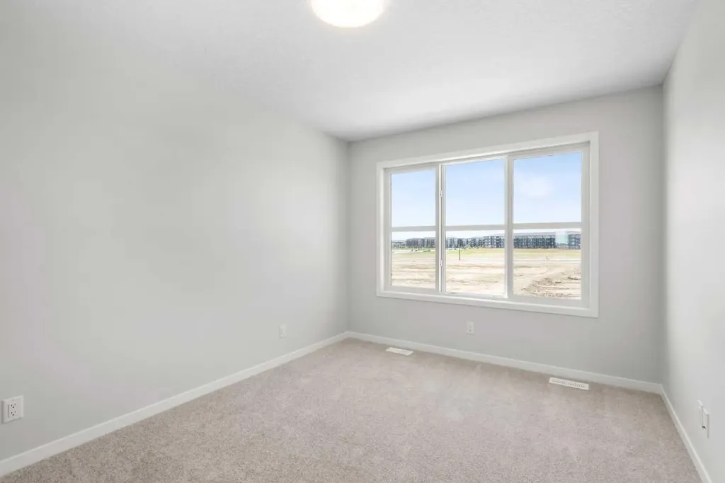 19712 40 Street SE Calgary AB T3M 4M3