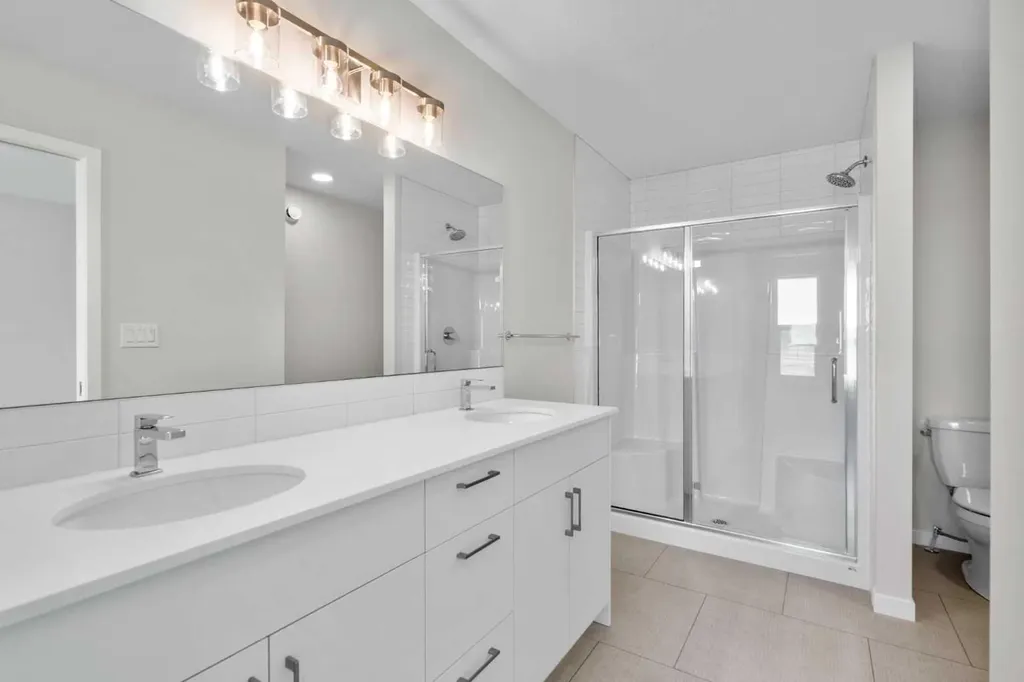 19712 40 Street SE Calgary AB T3M 4M3