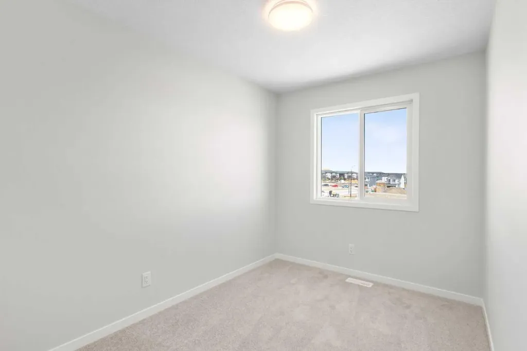 19712 40 Street SE Calgary AB T3M 4M3