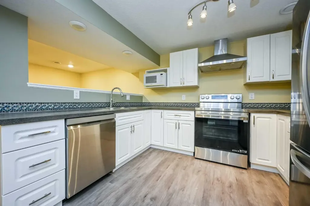 11320 97 Street Grande Prairie AB T8V 3M9
