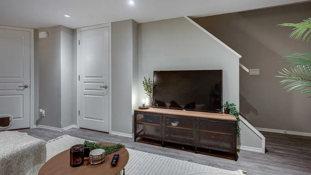 339 Viscount Drive Red Deer AB T4R 0S2