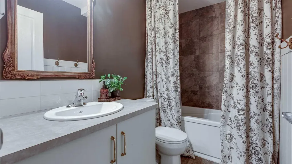 339 Viscount Drive Red Deer AB T4R 0S2